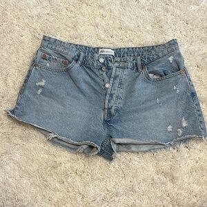 Zara - High Waisted Distressed Jean Shorts - light wash